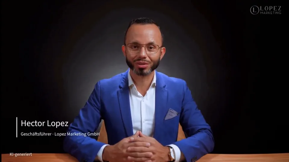 Vorschaubild: Hector Lopez am Schreibtisch, KI-generiert.